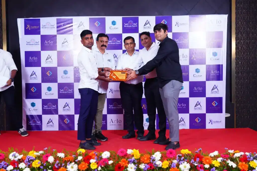 The Regional Excellence Branch Award for all Round Activity Award Presented by Mr. Jignesh Mitesh Jaimon Abhishek The Best Regional Branch Performance Award goes to – HYDERABAD BRANCH Gurukrupa Export - Diamond Jewellery Manufacturer in India